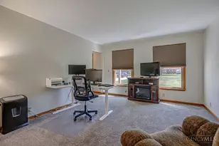 2405 Smith Rd, Hamilton, OH 45013 - Photo 14