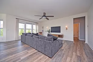 1296 Autumn Run Dr, Hamilton Township, OH 45039 - Photo 14