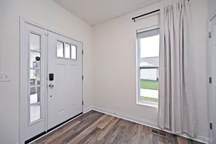 1296 Autumn Run Dr, Hamilton Township, OH 45039 - Photo 8