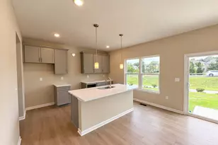 46 Chestnut St, Springboro, OH 45066 - Photo 2