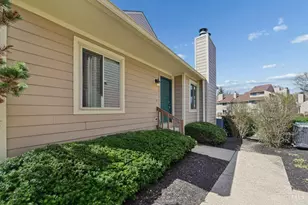 9321 Hunters Creek Dr, Blue Ash, OH 45242 - Photo 2