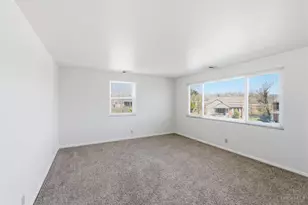 4947 Charlemar Dr, Cincinnati, OH 45227 - Photo 8