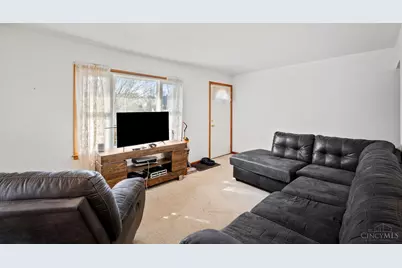 142 Barrington Drive, Hamilton, OH 45013 - Photo 4