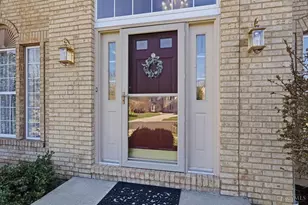 1502 Huntcrest Dr, Cincinnati, OH 45255 - Photo 4