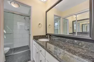 19 Creekwood Square, Glendale, OH 45246 - Photo 18