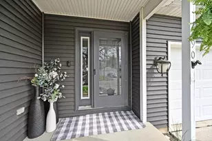 590 Rentz Pl, Delhi Township, OH 45238 - Photo 2