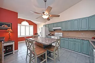 590 Rentz Pl, Delhi Township, OH 45238 - Photo 6