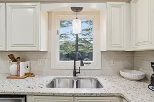 10701 Old Pond Dr, Montgomery, OH 45249 - Photo 16