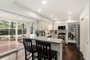 10701 Old Pond Dr, Montgomery, OH 45249 - Photo 18