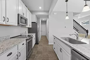 5821 Parkview Ln, Miami Township, OH 45150 - Photo 12