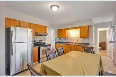 1088 Pinehollow Lane, Springfield Township, OH 45231 - Photo 8