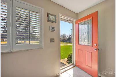 1088 Pinehollow Lane, Springfield Township, OH 45231 - Photo 4