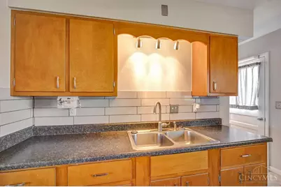 1088 Pinehollow Lane, Springfield Township, OH 45231 - Photo 10