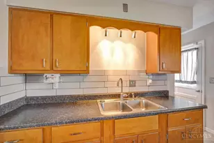 1088 Pinehollow Ln, Springfield Township, OH 45231 - Photo 10