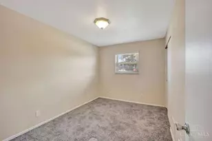 1088 Pinehollow Ln, Springfield Township, OH 45231 - Photo 16