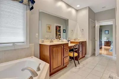 4004 Hickory Hollow Drive, Ross Township, OH 45013 - Photo 22