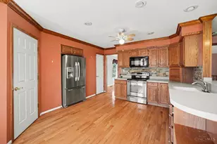 7854 Surreywood Dr, Miami Township, OH 45052 - Photo 10