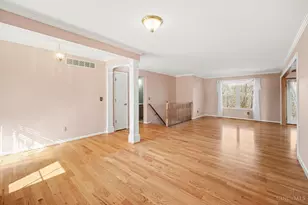 7854 Surreywood Dr, Miami Township, OH 45052 - Photo 4