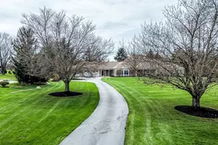 117 Hickory Ln, Lebanon, OH 45036 - Photo 2