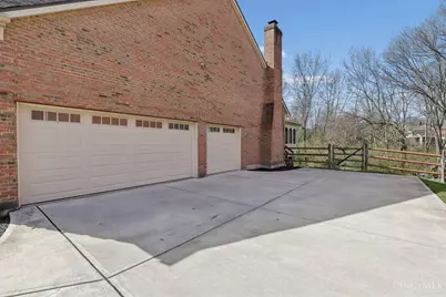 8451 Beckett Pointe Drive, West Chester, OH 45069 - Photo 4