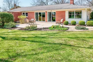 7214 Greenfarms Dr, Springfield Township, OH 45224 - Photo 6