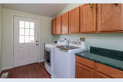 7214 Greenfarms Drive, Springfield Township, OH 45224 - Photo 26