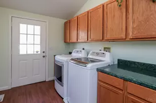 7214 Greenfarms Dr, Springfield Township, OH 45224 - Photo 26