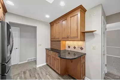 6683 Greentree Drive, Springfield Township, OH 45224 - Photo 12