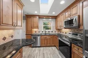 6683 Greentree Dr, Springfield Township, OH 45224 - Photo 10