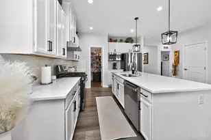 7114 Rivendell Cir, Miami Township, OH 45459 - Photo 14