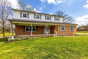 9800 Delray Dr, Montgomery, OH 45242 - Photo 2