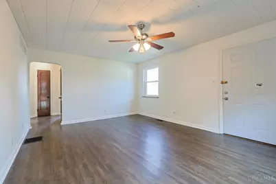 221 E Mechanic Street, Reading, OH 45215 - Photo 6