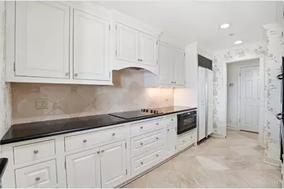 3435 Golden Avenue #1402, Cincinnati, OH 45226 - Photo 8