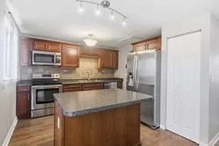 11581 Norbourne Dr, Forest Park, OH 45240 - Photo 8