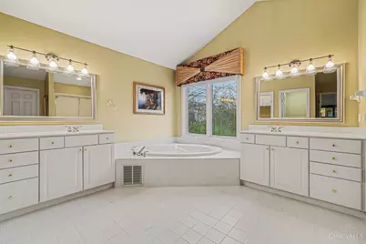 1426 Miami Lake Drive, Miami Township, OH 45140 - Photo 18