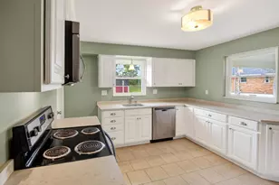 2667 Fairhill Dr, Cincinnati, OH 45239 - Photo 8