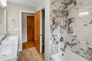 2667 Fairhill Dr, Cincinnati, OH 45239 - Photo 18