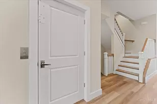 3906 Edwards Rd, Cincinnati, OH 45209 - Photo 38