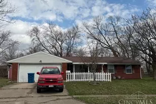 7670 Stancrest Dr, Huber Heights, OH 45424 - Photo 1