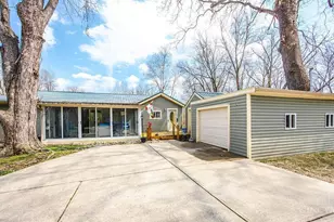 70 Alfreda Dr, Ross Township, OH 45013 - Photo 2