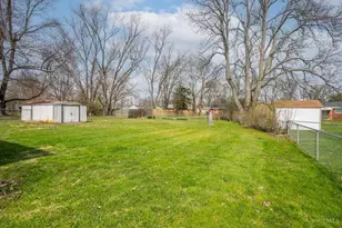 654 Arlington Dr, Union Township, OH 45244 - Photo 2