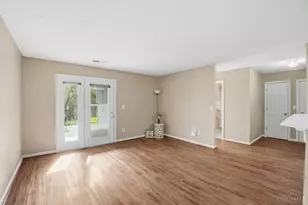 556 Aspen Glen Dr, Union Township, OH 45244 - Photo 8