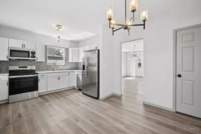 6826 Sampson Lane, Silverton, OH 45236 - Photo 8