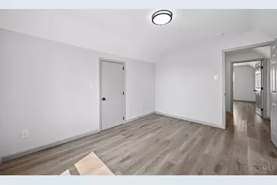 6826 Sampson Lane, Silverton, OH 45236 - Photo 18