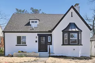 6826 Sampson Ln, Silverton, OH 45236 - Photo 1