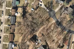 1785 Acreview Dr, Springfield Township, OH 45240 - Photo 2