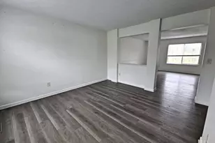 2306 Garrison Dr, Springfield Township, OH 45231 - Photo 2