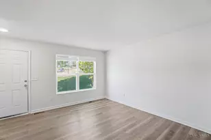 2306 Garrison Dr, Springfield Township, OH 45231 - Photo 6