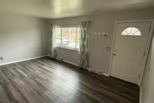 3041 Westknolls Ln, Cincinnati, OH 45211 - Photo 2