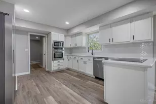 4878 Highpoint Ct, Liberty Township, OH 45011 - Photo 2